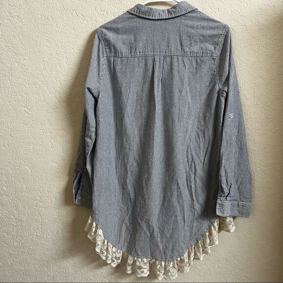 Umgee Women’s Medium Pinstripe Lace High Low Button Down Tunic Top - Picture 7 of 8